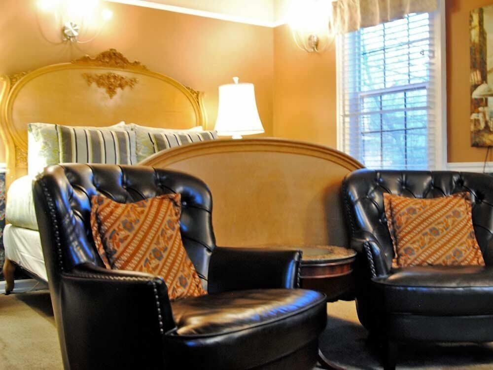 Cecil Bacon Manor Elite Double Room 2