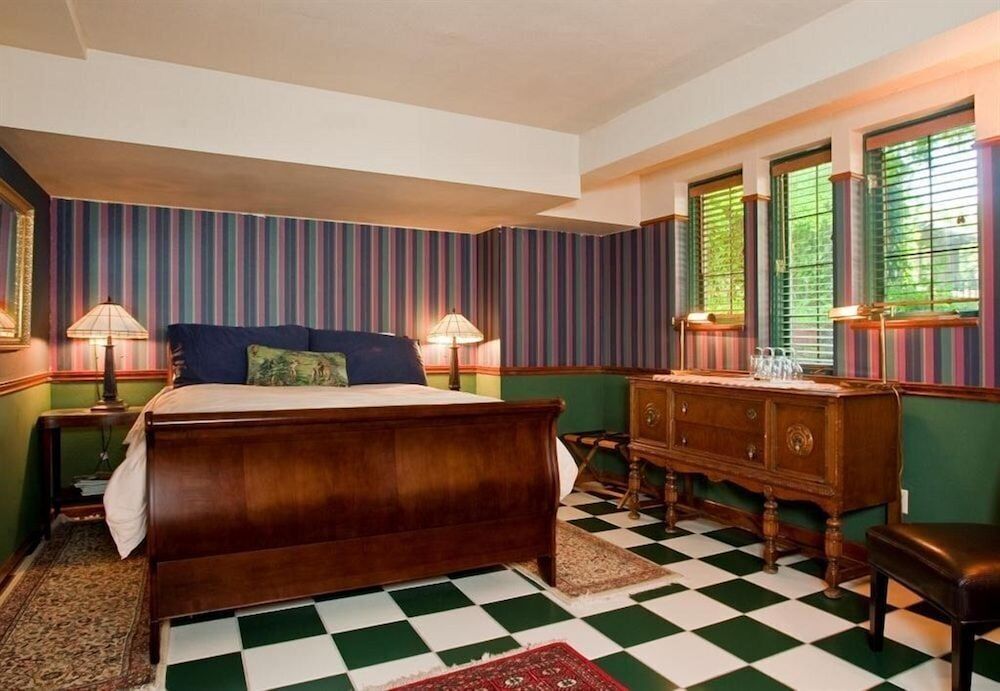 Cecil Bacon Manor Premium Double Room