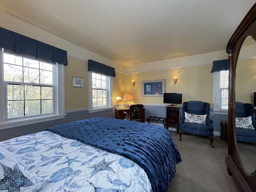 Cecil Bacon Manor Superior Double Room 2