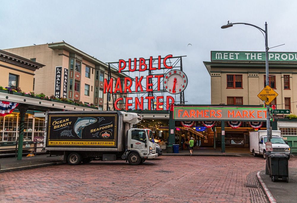 undefined Sky Mark Lux 2 - Seattle's Best Modern 3BD HomeTel 3