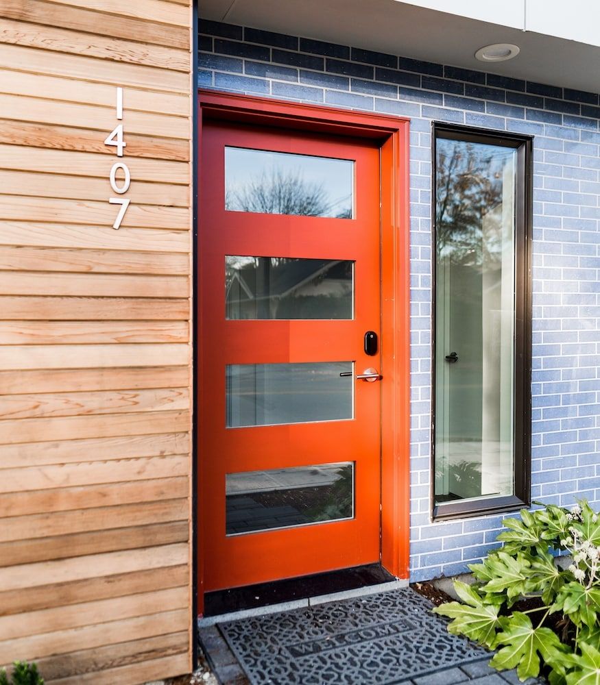 undefined Sky Mark Lux 2 - Seattle's Best Modern 3BD HomeTel 2