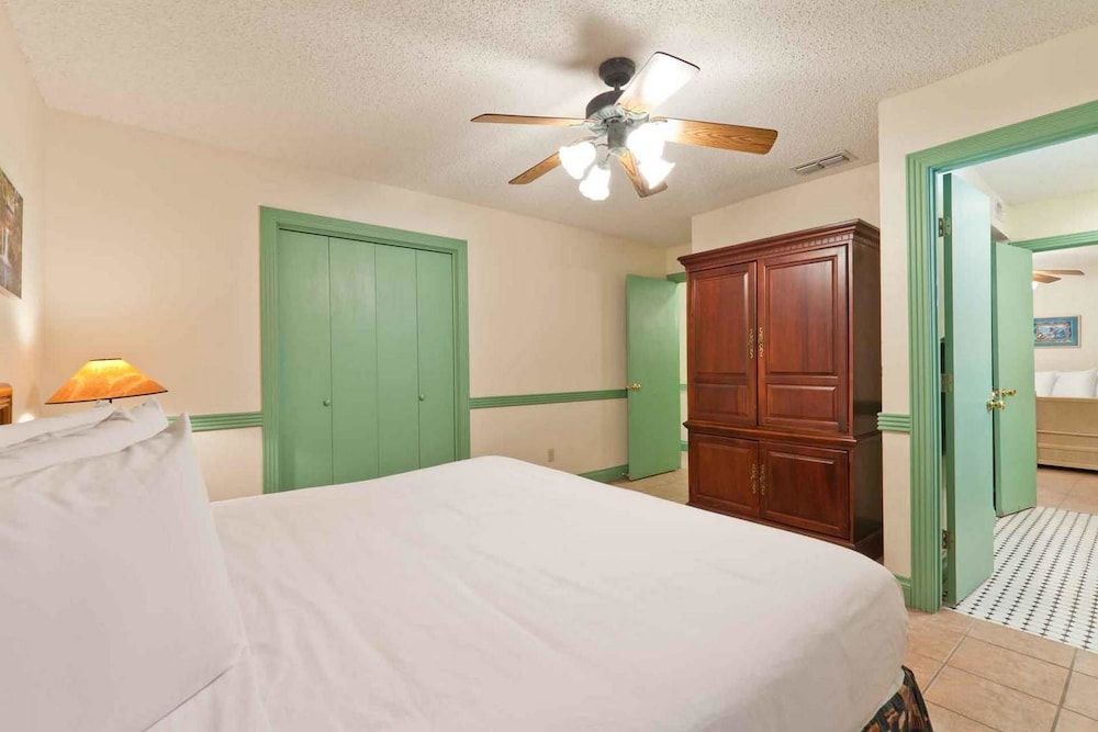 Condo, 4 Bedrooms