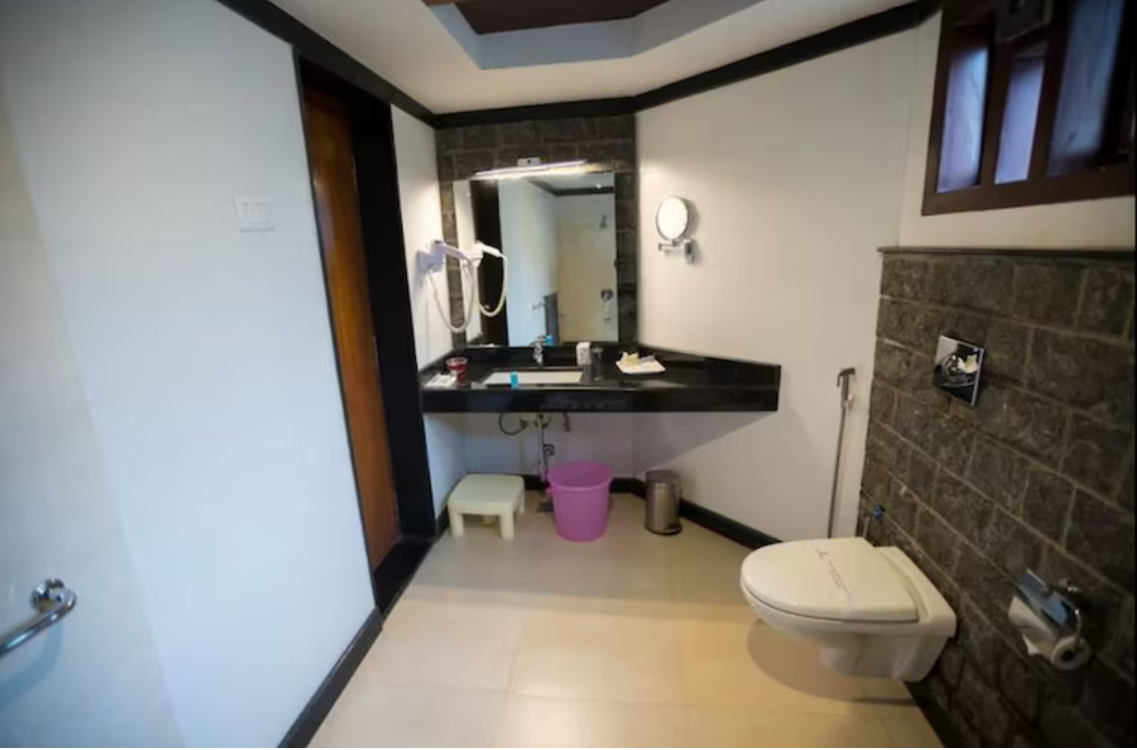 Hotel Kodai International Deluxe double room 7