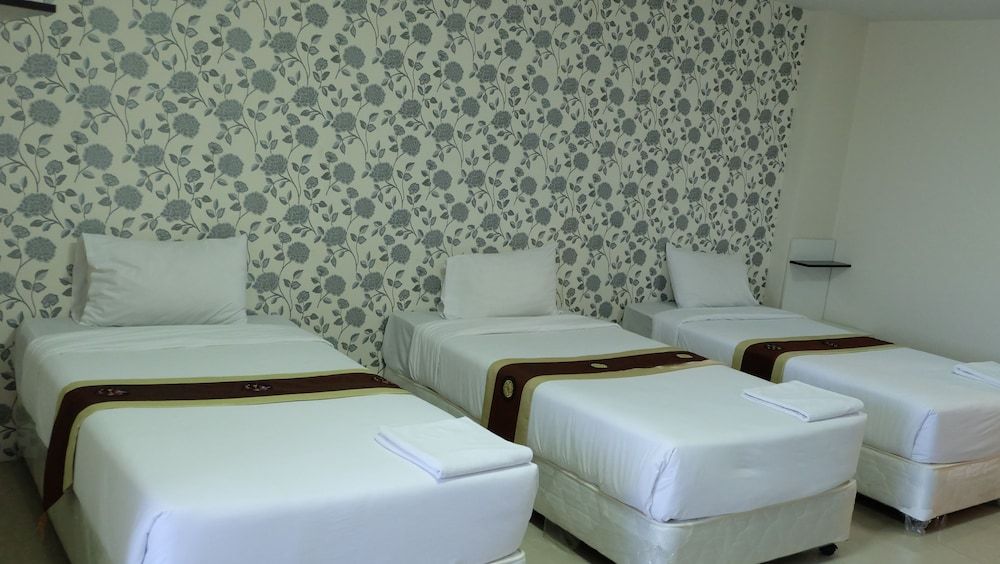 SP Residence Suvarnabhumi Superior Triple Room