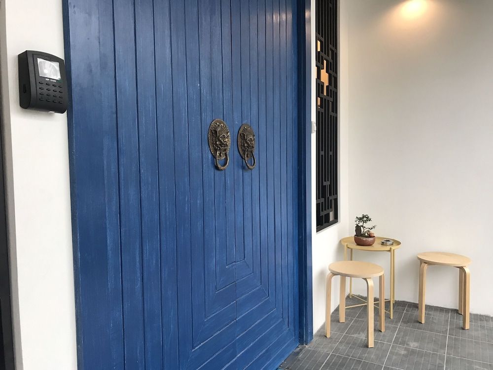 undefined White Wall Poshtel - Hostel