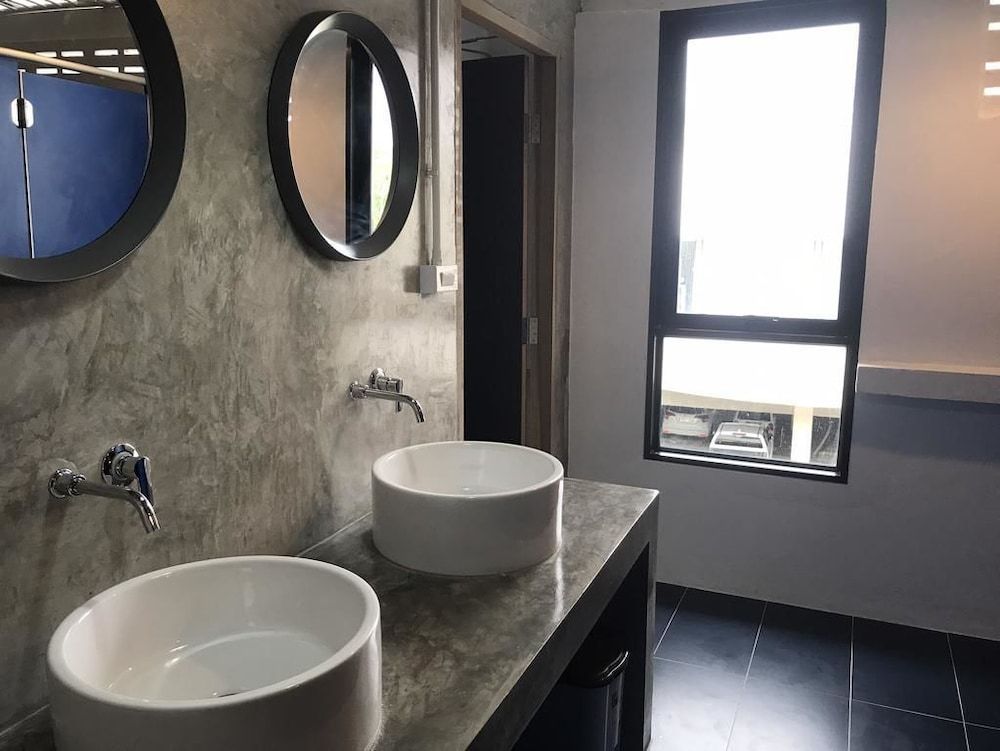 undefined White Wall Poshtel - Hostel 10