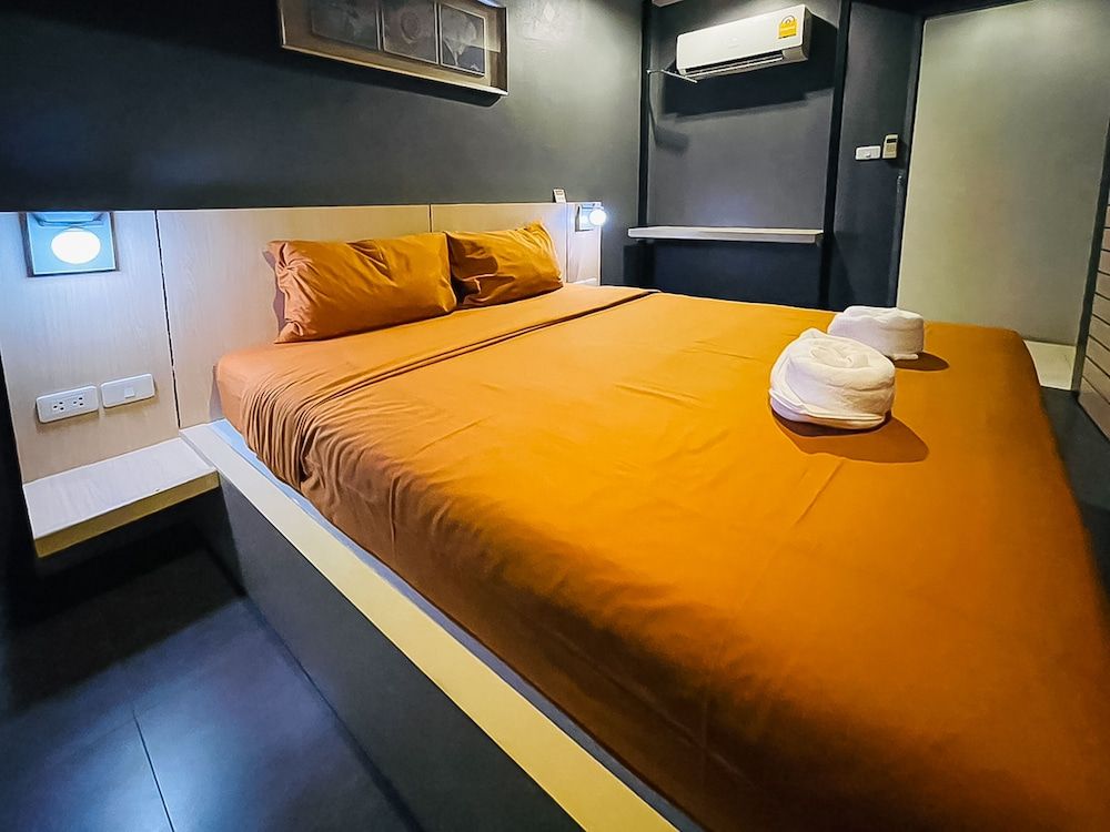 Rabbitel Phuket Double Room, Shared Bathroom 6