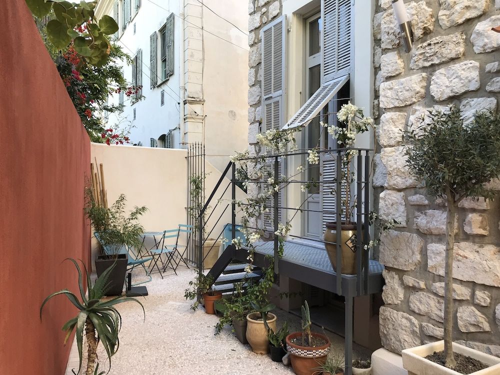 Villa le Nid Design Apartment, 1 Bedroom 10