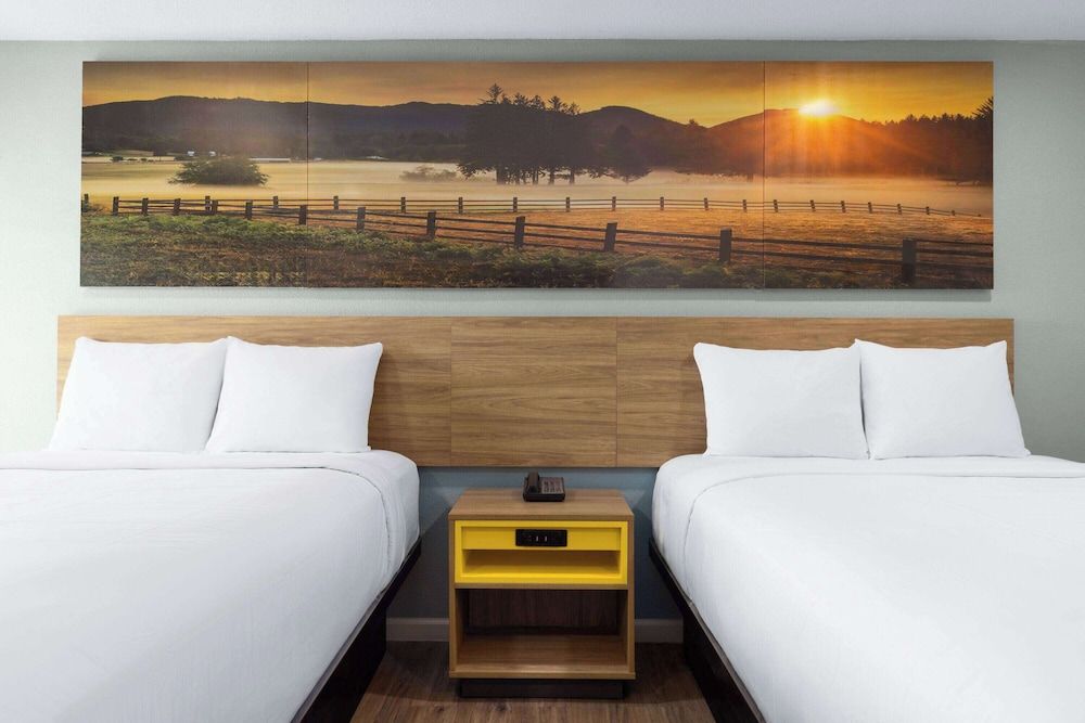 Room, 2 Queen Beds, Accessible, Non Smoking (Mobility/Hearing, Roll-In Shower)