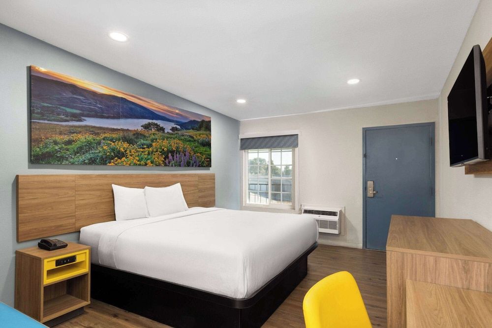 Room, 1 King Bed, Non Smoking