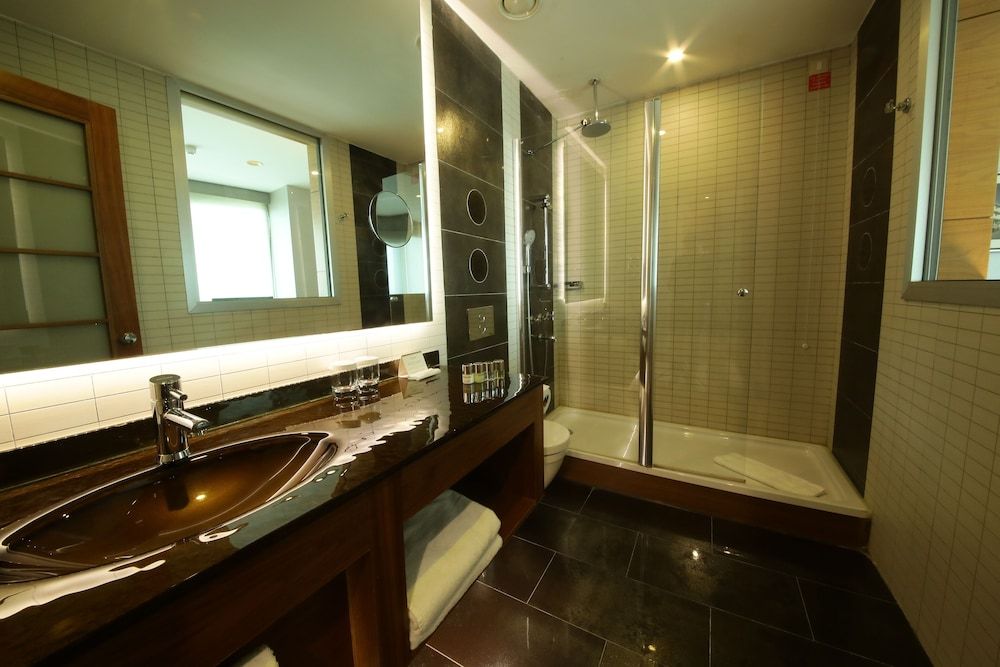 Cevahir Hotel Istanbul Asia Superior Twin Room, Partial Sea View 4