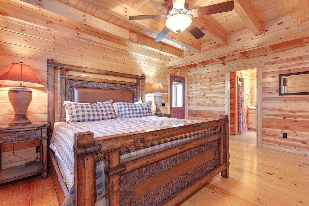 Studio (3 Bedrooms)