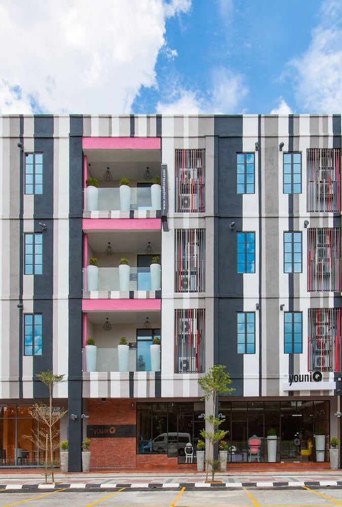 undefined the youniQ Hotel 3