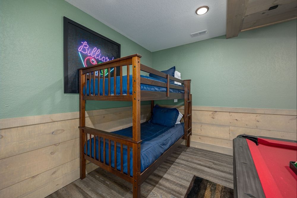 House, Multiple Beds, Hot Tub