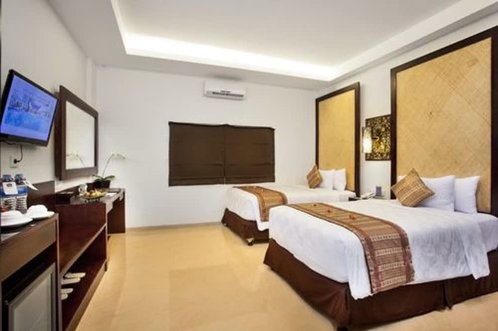 Deluxe Room, 2 Twin Beds, Smoking, Bathtub