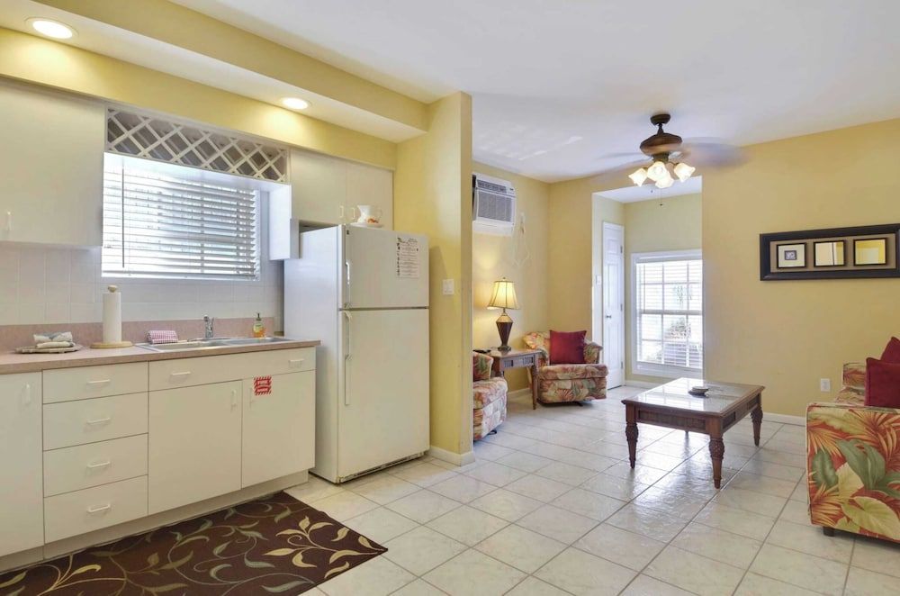 Casa Grande by Avantstay Dt Key West Near South Beach w/ Pool House (5 Bedrooms) 8
