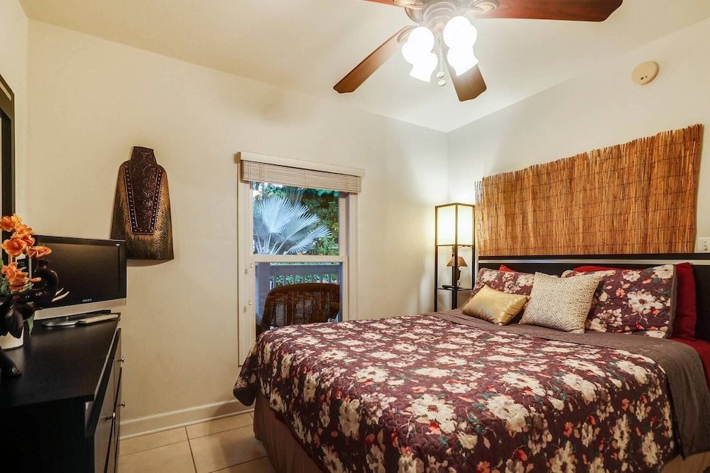 undefined Emma's Escape by Avantstay Key West Central w/ Shared Pool & Hot Tub Month Long Stays Only 5