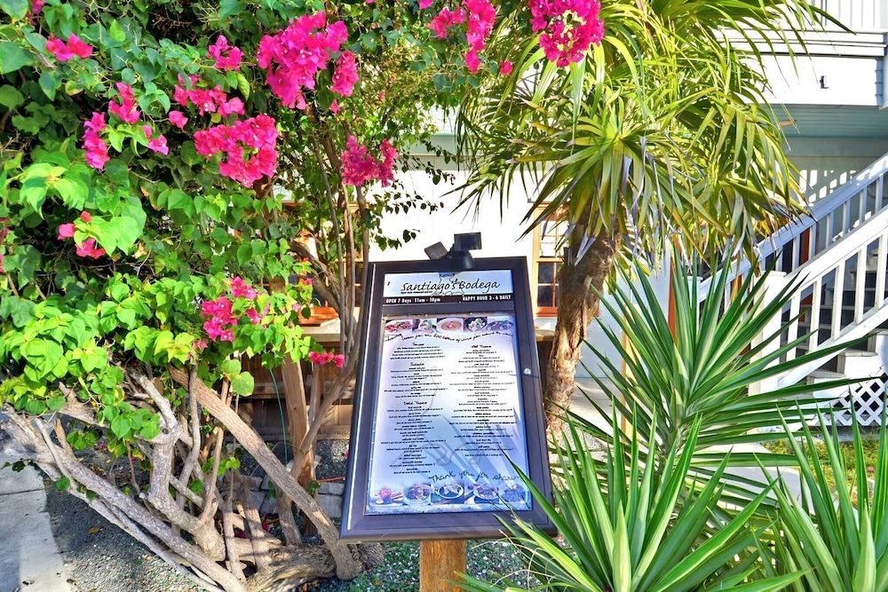 undefined Emma's Escape by Avantstay Key West Central w/ Shared Pool & Hot Tub Month Long Stays Only 6