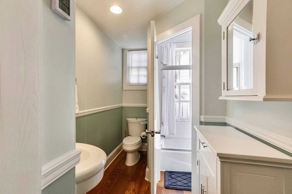 undefined Lazy Gecko by Avantstay Walk to Duval St in Key West! Month Long Stays Only 4