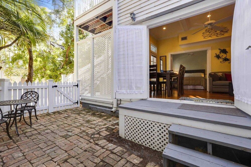 undefined Lazy Gecko by Avantstay Walk to Duval St in Key West! Month Long Stays Only 7