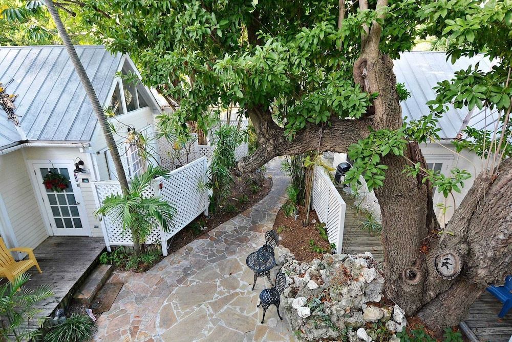 undefined Tranquility by Avantstay Close to Duval St w/ BBQ & Shared Pool 6