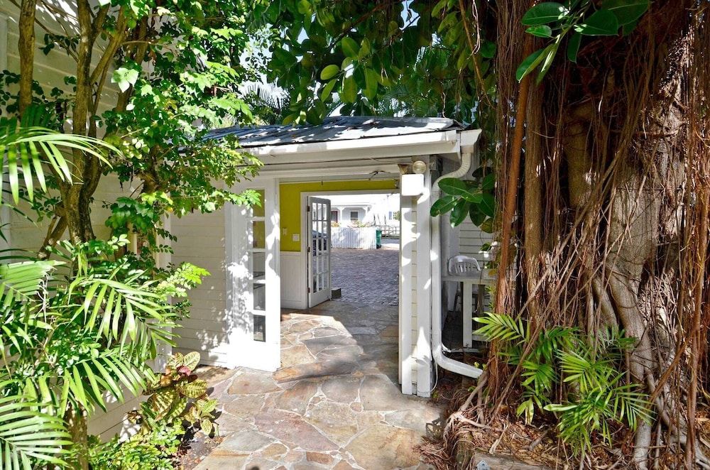 undefined Tranquility by Avantstay Close to Duval St w/ BBQ & Shared Pool 3