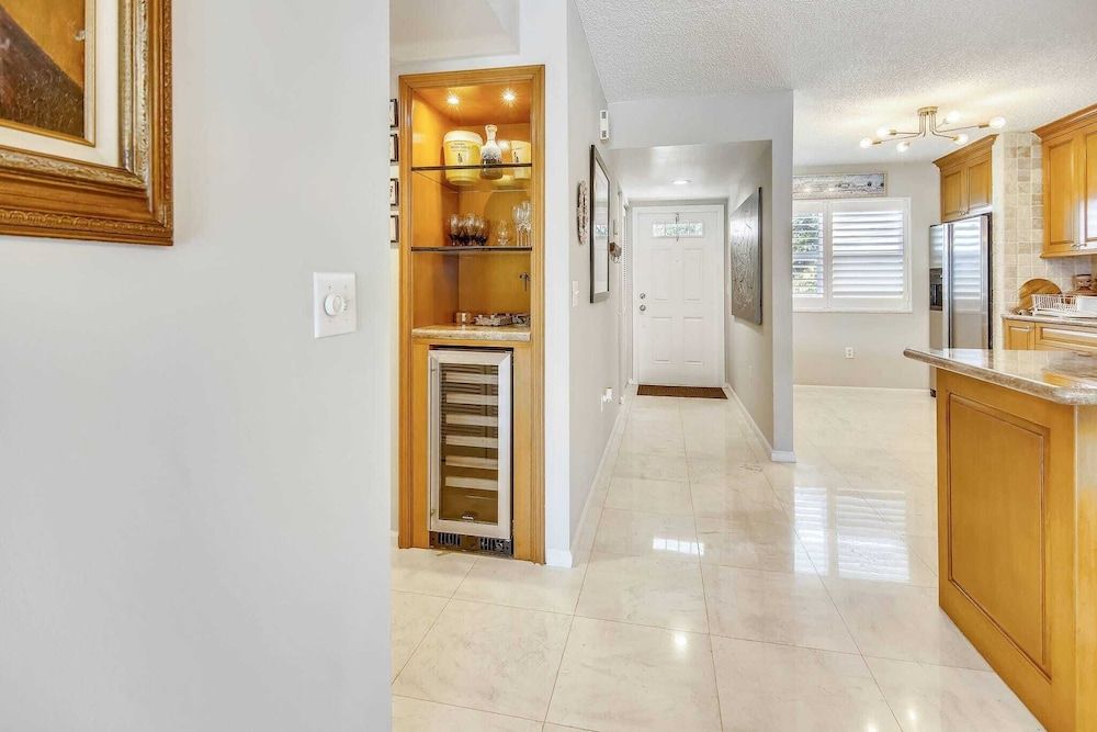 undefined Dune Wind South by Avantstay Communal Pool & Hot Tub Gated Community Close to Smathers Beach Month Long Stays Only 8