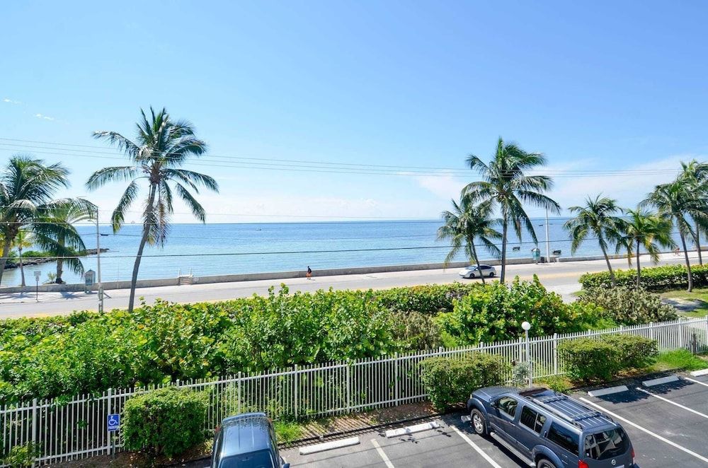 undefined Brisa Del Mar by Avantstay Communal Pool Gated Community Ocean Front 3