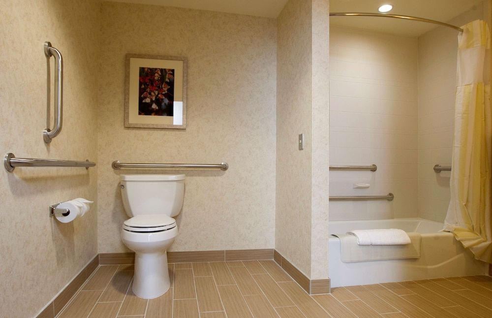 Room, 2 Queen Beds, Accessible, Bathtub (Mobility/Hearing)