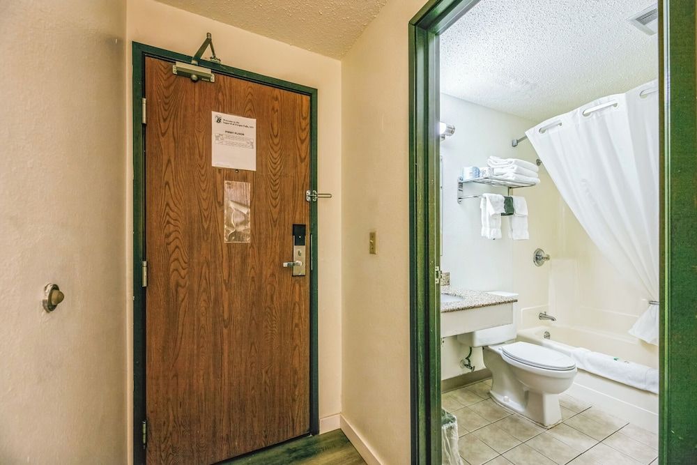 Hotel 8 Standard Single Room 6