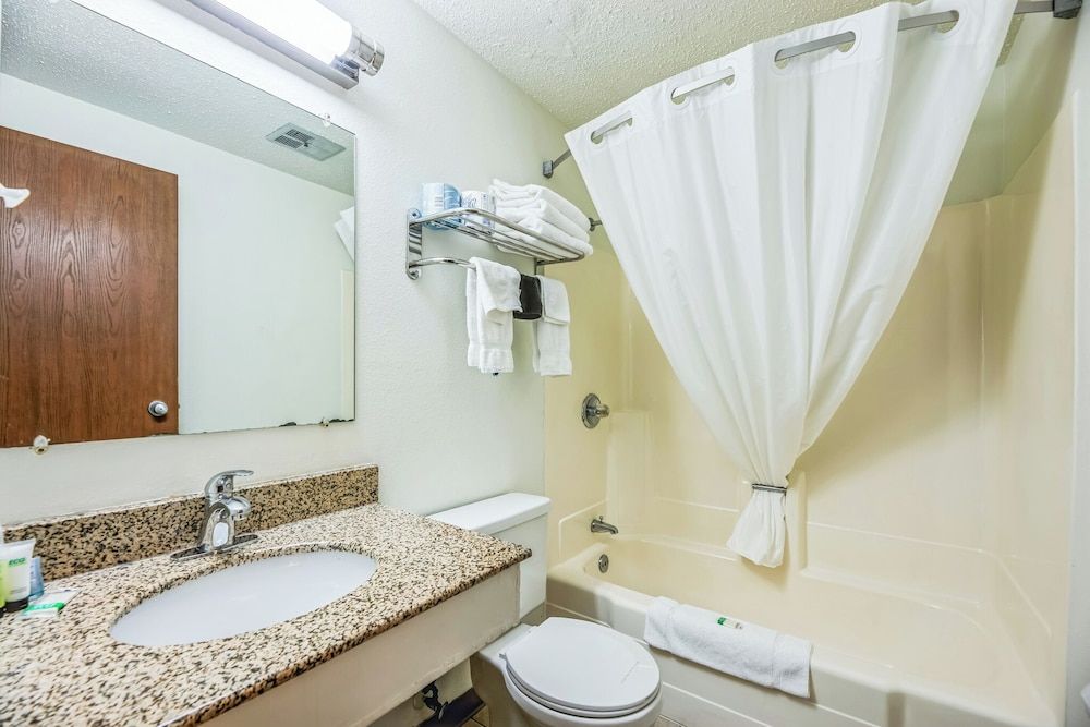 Hotel 8 Standard Double Room 9