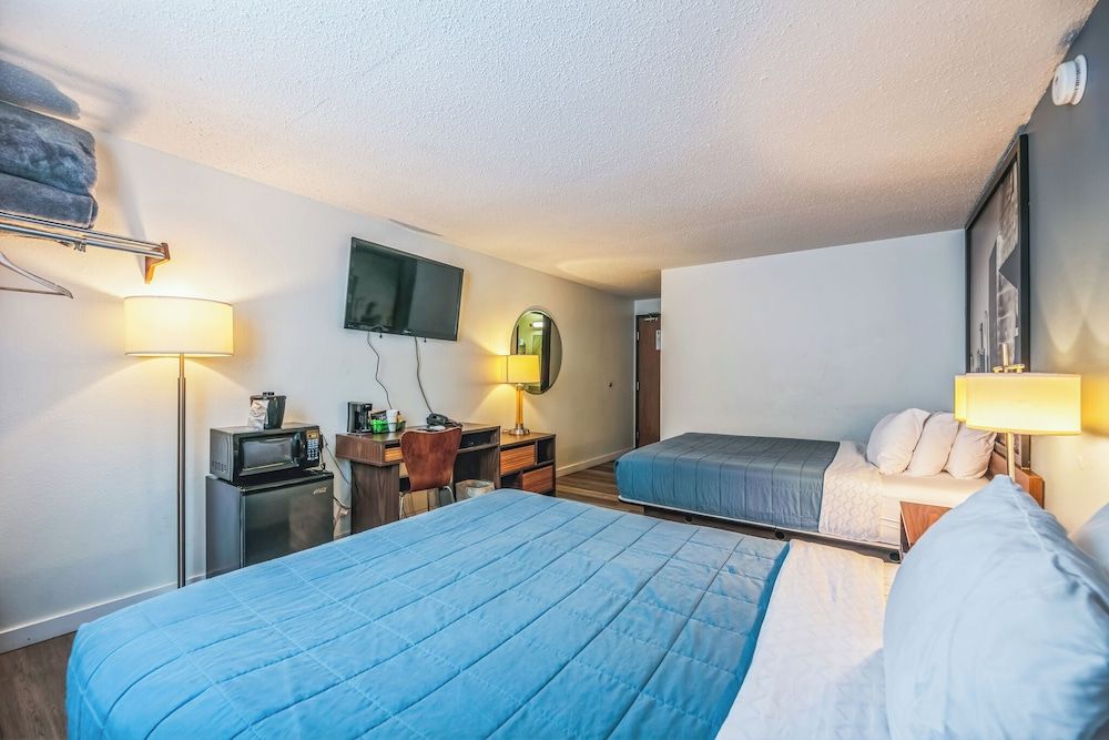 Hotel 8 Standard Double Room 4