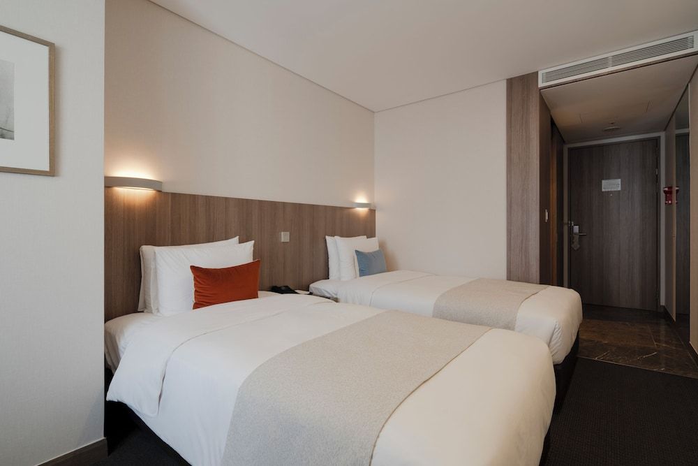 AMID HOTEL SEOUL Standard Twin Room, Bathtub