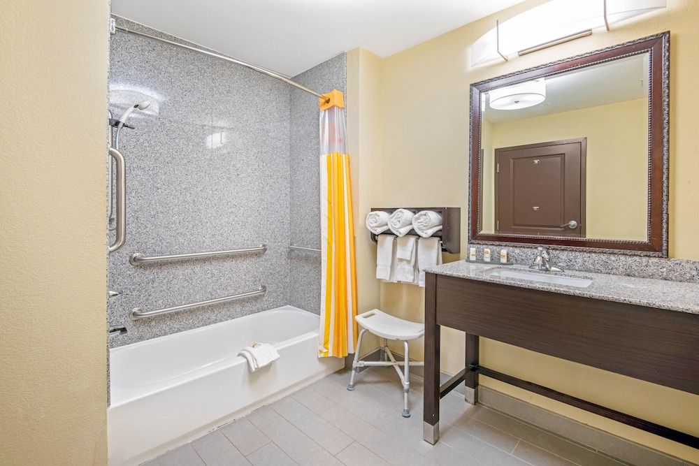 Room, 2 Queen Beds, Accessible, Non Smoking (Mobility/Hearing)