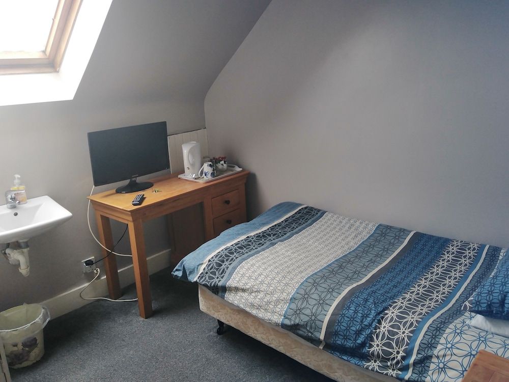 Single Room, Shared Bathroom