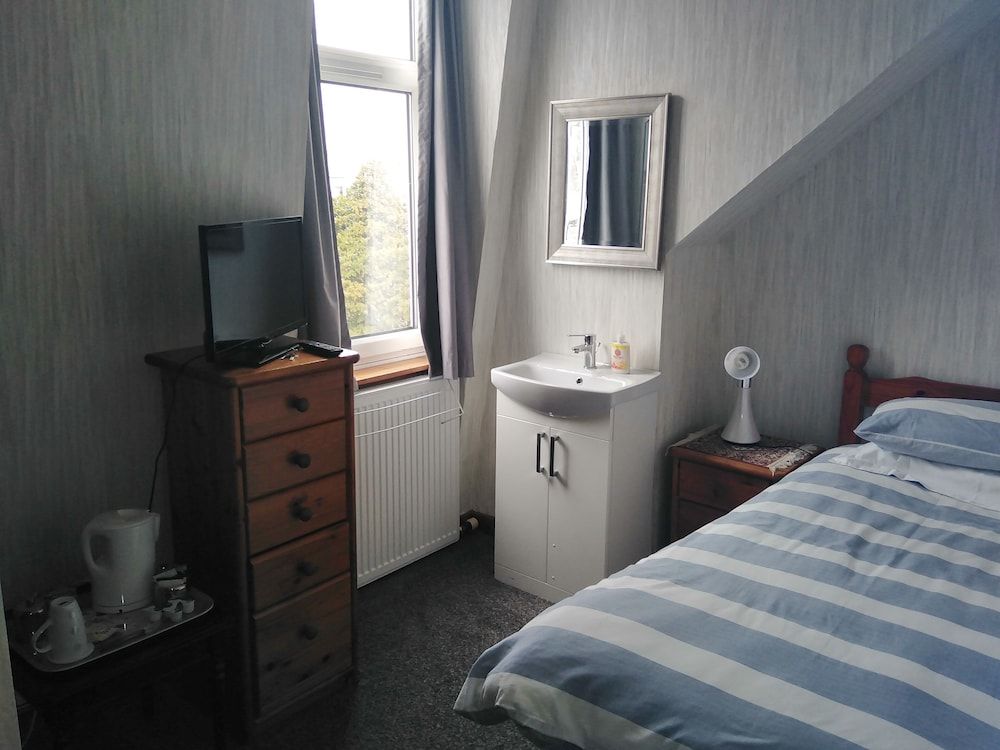 Single Room, Shared Bathroom