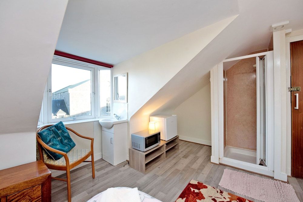 Grand Mansion, 9 Beds, Sleeps 17, Parking - Groups House 27