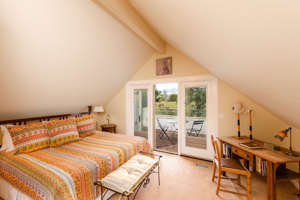 Summer Kitchen Cottage