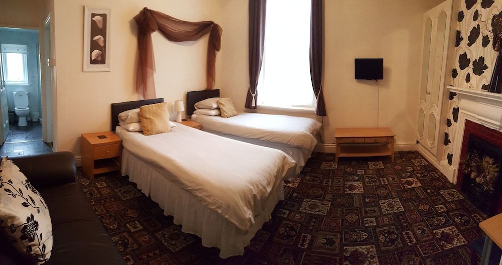 Norwyn Court Flat C (First Floor) 2