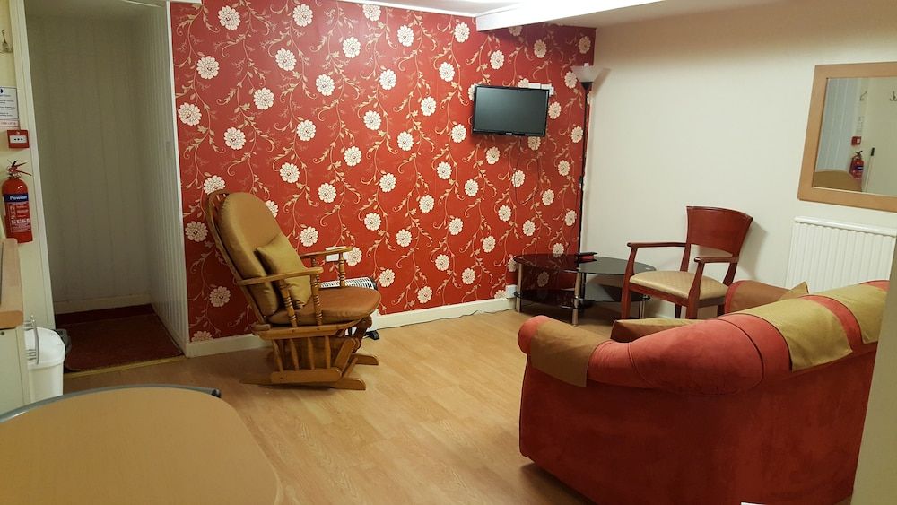 undefined Norwyn Court 8