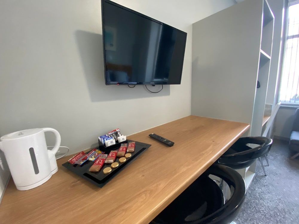 Blackpool Abode - Seaside Suites Superior Apartment, Private Bathroom (1) 14