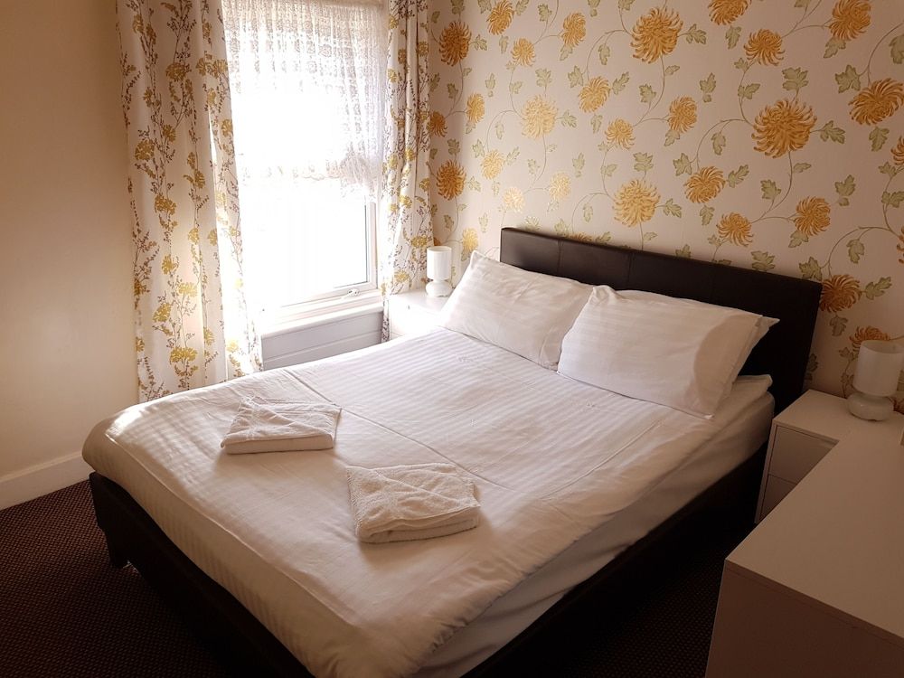 undefined Royal Windsor Holiday Apartments 7