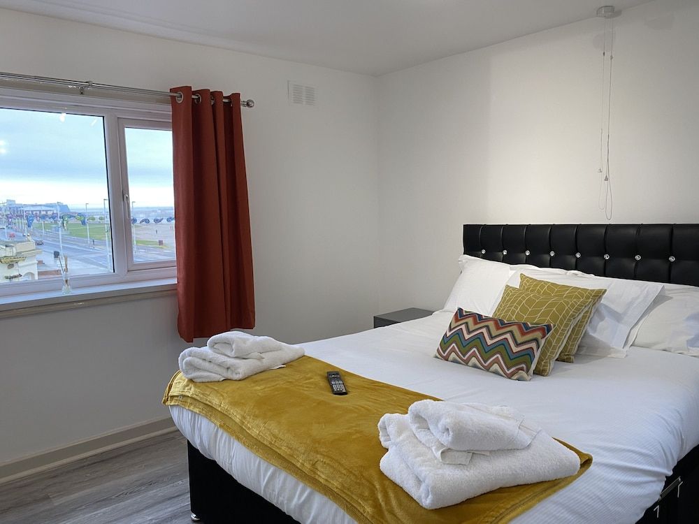 undefined Kennedy House - Beachfront 3