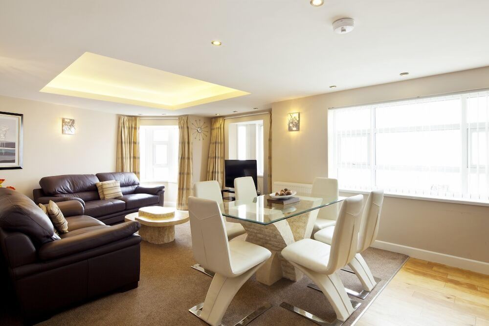 Queens Mansions Apartment (Queen's suite) 14