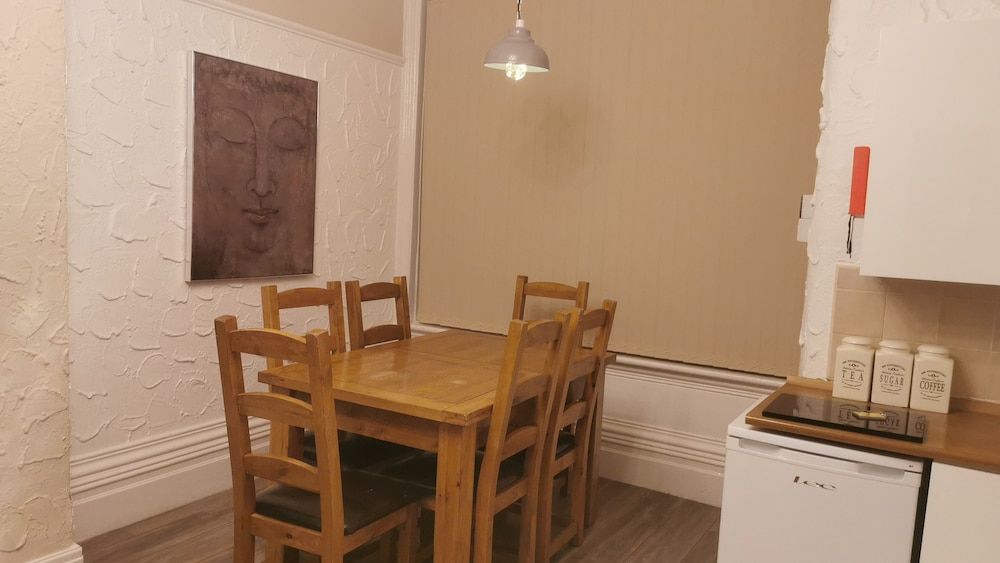 undefined Immaculate 1-bed Apartment in Blackpool - Sleeps 5 7