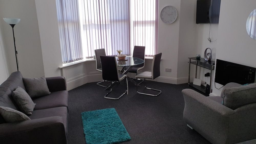 undefined Coast Accommodation Station Road Apartments 2