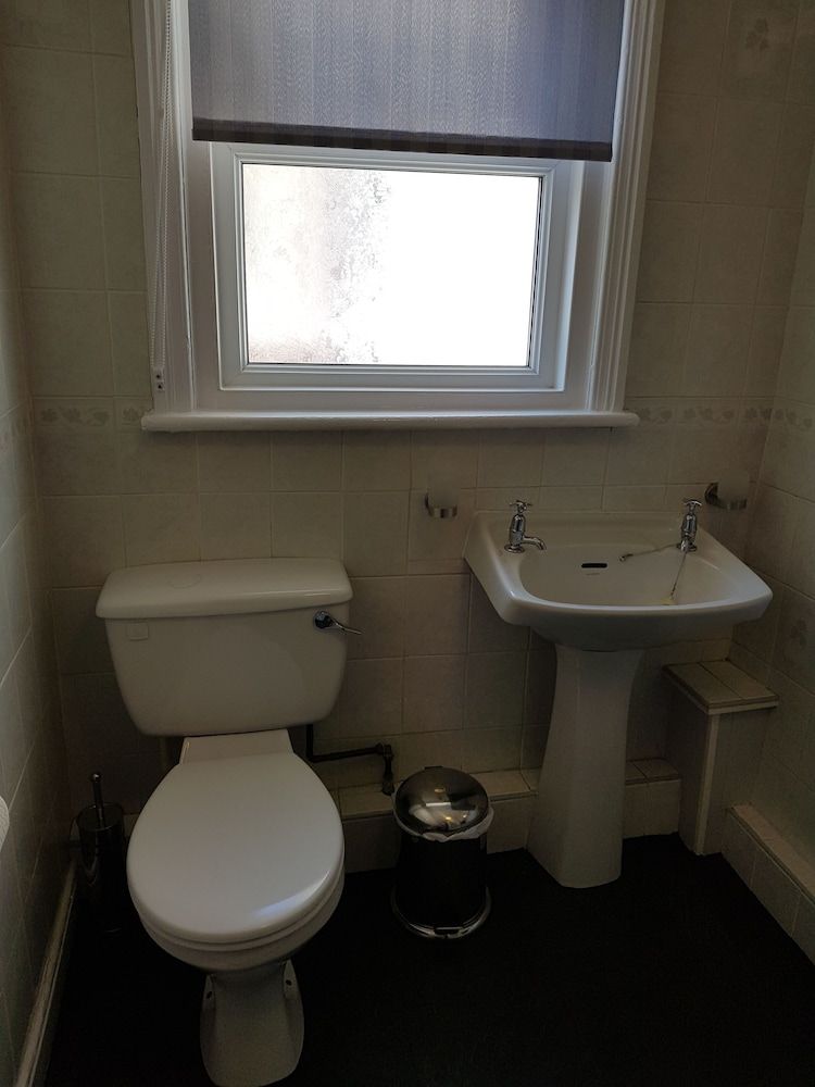 undefined Modern 1-bed Apartment in Blackpool 8