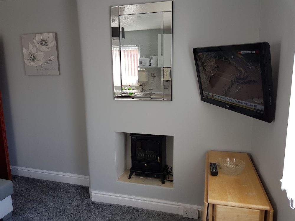 undefined Modern 1-bed Apartment in Blackpool 9