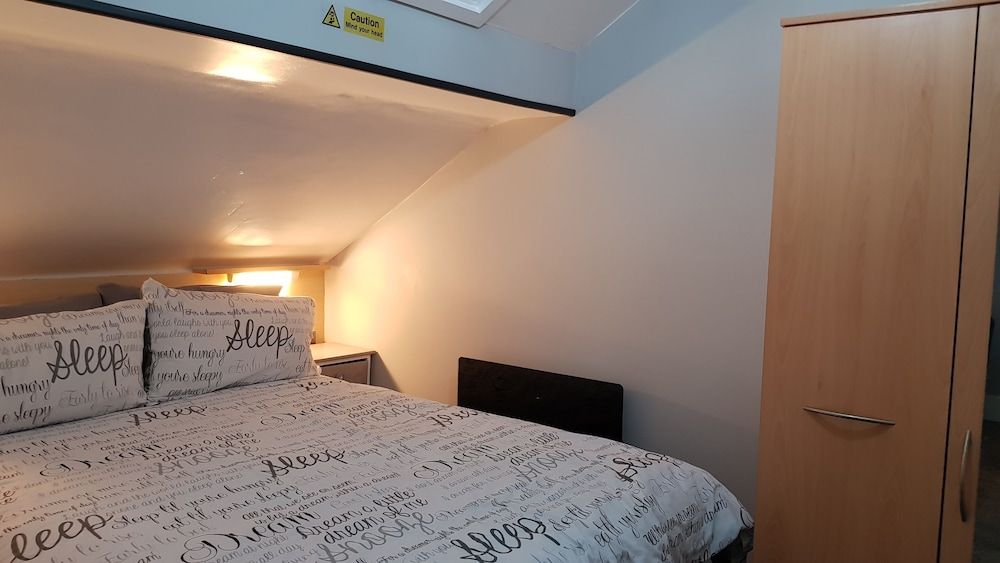 undefined Impeccable 2-bed Apartment in Blackpool 3