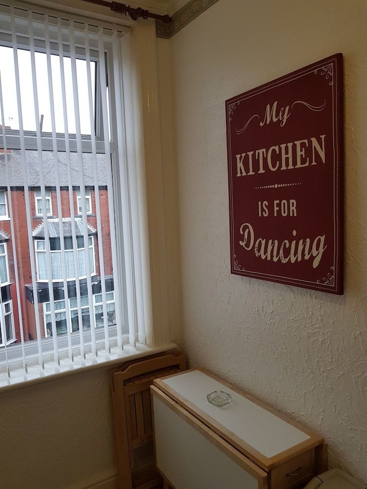 undefined 6 Person - 1 - Bed Apartment in Blackpool 3
